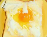 朝はこれ！目玉焼きトースト♪作り方4写真