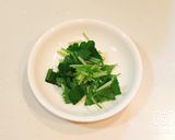 本だしで簡単！基本の豆腐となめこの味噌汁作り方2写真