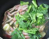 時短簡単☆美味♡春菊とベーコンのパスタ作り方4写真
