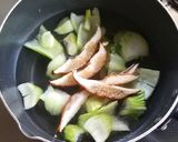 チンゲン菜と椎茸の味噌汁作り方2写真