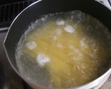 小鍋一つで作る簡単しめじのクリームパスタ作り方1写真