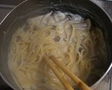 小鍋一つで作る簡単しめじのクリームパスタ作り方2写真