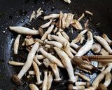 ヤマドリタケモドキと野菜等の旨い油炒め作り方4写真