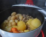 ストウブで無水肉じゃが作り方4写真
