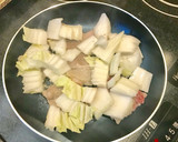 白菜バラ肉煮込みうどん➕塩旨ちょい辛味作り方4写真