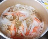 カニカマ、エノキ、ワカメのすまし汁作り方4写真