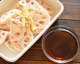 豚ひき肉とれんこんの甘辛生姜炒め作り方1写真