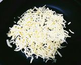 材料はたったの二つ！鶏ハムのチーズ焼き作り方2写真