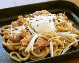 温玉とろり!鶏もも肉と白ねぎの焼きうどん作り方5写真