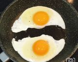 簡単カフェ風♡目玉焼きのせピリ辛そぼろ丼作り方3写真