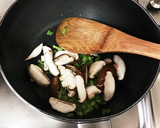 おいなりさんの揚げ☆大根の葉炒め作り方3写真