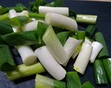 香り良し、ネギと鰹節の焦がし醤油炒め作り方1写真