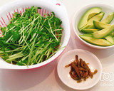 野菜たっぷり！豚こま肉と豆苗の炒めもの作り方2写真