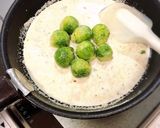 芽キャベツのアンチョビクリーム炒め作り方3写真