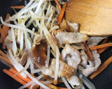 時短！豚バラ肉とモヤシのピリ辛みそ炒め作り方7写真