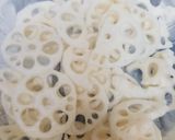 グルラボで簡単鶏もも肉とレンコンの煮物作り方3写真