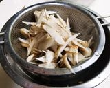 豚バラ肉とゴボウのカリッときんぴら作り方1写真