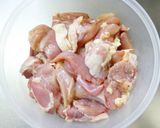 ぷりぷり鶏もも肉のキムチマヨチーズ焼き作り方1写真