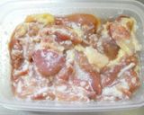 ぷりぷりジューシー!鶏もも肉塩麹漬け焼き作り方2写真