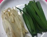 モヤシ&ニラの豚ばら巻き♡柚子胡椒ソース作り方1写真