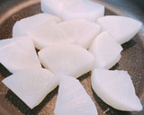 ♡鯖缶で大根と長ネギ中華風甘辛炒め煮♡作り方1写真