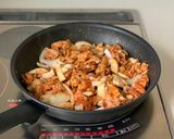 サッと作れる、定番料理【豚キムチ】作り方3写真