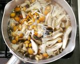 風邪対策にも！きのこたっぷり中華スープ作り方3写真