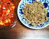 甘じょっぱく炒めた挽肉にキムチを混ぜて　作り方4写真