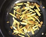 ブロッコリーの茎の搾菜炒め作り方3写真