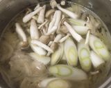 風邪の時に！しめじと豚肉の生姜スープ作り方6写真