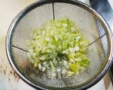 サッポロ一番みそ味で作るエビチリ作り方1写真