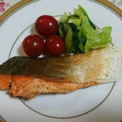 ムニエル 裏ワザでキレイ！簡単！鮭のムニエル by ☆かずmama☆ 【クックパッド