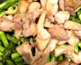 アスパラと鶏と海老の塩炒め作り方7写真