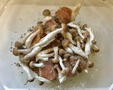 レンジで♪鶏胸肉と茸のバジルチーズソース作り方2写真