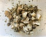 レンジで♪鶏胸肉と茸のバジルチーズソース作り方3写真