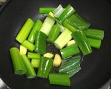 大豆挽き肉とセロリとレタスの甘辛炒め作り方3写真
