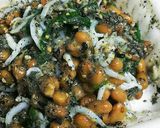 胡麻たっぷりしらすと粒マス納豆作り方1写真