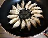 簡単、羽根付きキャベツねぎ餃子。作り方2写真