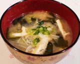 白菜わかめ油揚げのクタクタ味噌汁♡作り方4写真