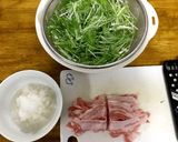 ホッと一息☆水菜と豚肉の大根おろしスープ作り方1写真
