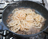 蓮根と挽き肉の甘辛炒め。作り方3写真