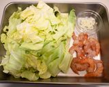 えびとキャベツのレモンバター炒め作り方2写真