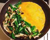 簡単♬ ニラ、しめじ、卵の中華炒め作り方4写真