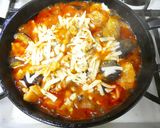 鶏もも肉となす★スキレットチーズトマト煮作り方11写真