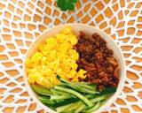 簡単！きゅうりの三色丼♪鶏そぼろ作り方4写真