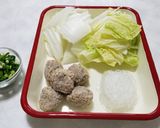 パパッと簡単！鶏団子と白菜の鍋作り方2写真