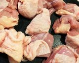 鶏もも肉とセロリのトマトスープ作り方1写真