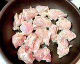 トマト缶で！チキンときのこトマト煮込み♡作り方3写真