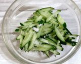 春菊ときゅうりのハチミツ味噌和え作り方1写真