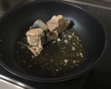 5分で簡単！麺つゆで☆鯖缶そぼろ作り方1写真